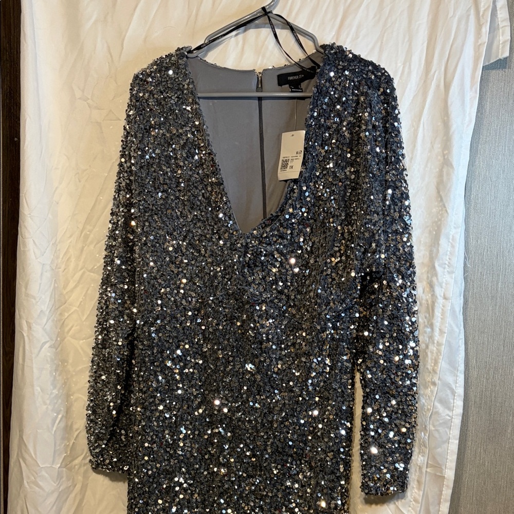 Forever 21 Shimmering Sequin Long Sleeve Dress - Silver
